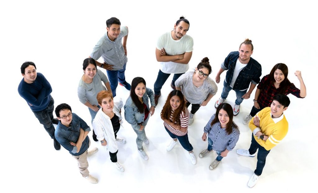 Grupo diverso de personas. Jóvenes. concept: emprendedores jóvenes