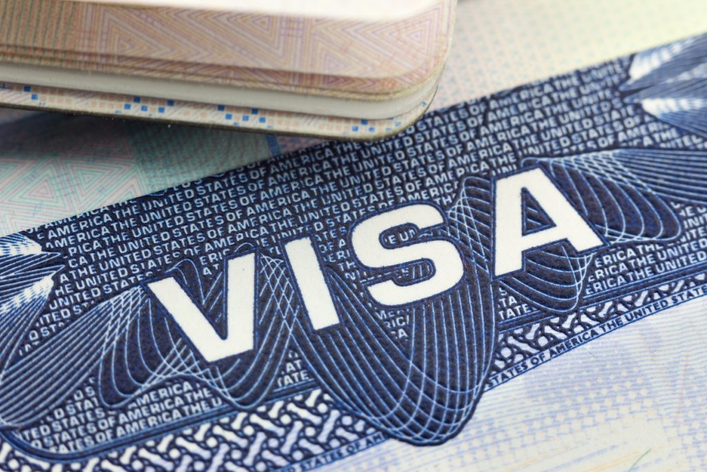 visa americana en un pasaporte. concept: lotería de visas